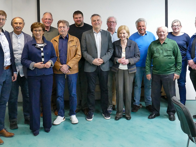 Der neue Vorstand mit Sabine Kurtz und dem Kandidaten für die Landtagswahl 2026, Albrecht Stickel.